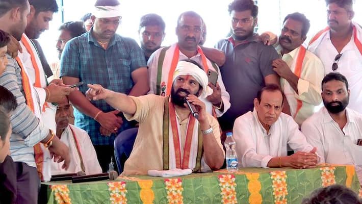 Hyderabad : Congress leader Uttam Kumar Reddy demands white paper on Telangana economy Hyderabad : Congress leader Uttam Kumar Reddy demands white paper on Telangana economy