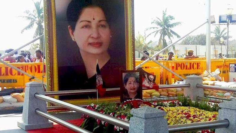 Jayalalithaa memorial commotion .. AIADMK executive suicide attempt