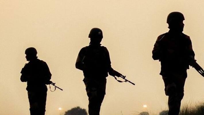 In Jharkhand, the Maoists exchanged fire between the security forces.. CRPF jawan was injured.. In Jharkhand, the Maoists exchanged fire between the security forces.. CRPF jawan was injured..