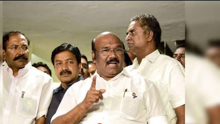Sasikala calls Vaidyalingam by giving chocolates to Ammk... Jayakumar Teasing. Sasikala calls Vaidyalingam by giving chocolates to Ammk... Jayakumar Teasing.