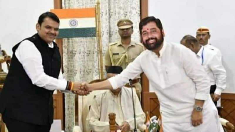 BJP leader Devendra Fadnavis met Maharashtra Governor, Uddhav Thackeray government floor test, MVA Sarkar crisis, Maharashtra Politics updates, DVG