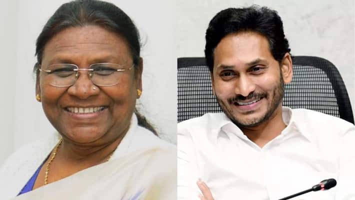 Jagan Mohan Reddy mother Vijayamma quits party post to support daughter gcw Jagan Mohan Reddy mother Vijayamma quits party post to support daughter gcw