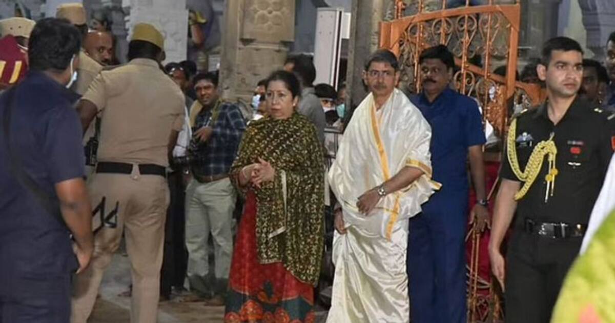 ராமேஸ்வரம் கோவிலில் ஆளுநர் RN.ரவி குடும்பத்துடன் தரிசனம்.. அடுத்து நேராக எங்கு சென்றார் தெரியுமா?