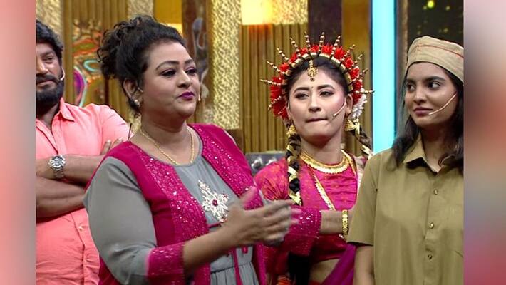 Shakeela turns emotional in cook with comali while speak about her sister who is no more Shakeela turns emotional in cook with comali while speak about her sister who is no more