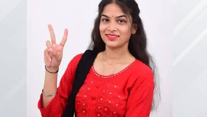 mp panchayat elections result 2022 21 year old lakshika became sarpanch winning candidate of panchayat chunav kpr mp panchayat elections result 2022 21 year old lakshika became sarpanch winning candidate of panchayat chunav kpr