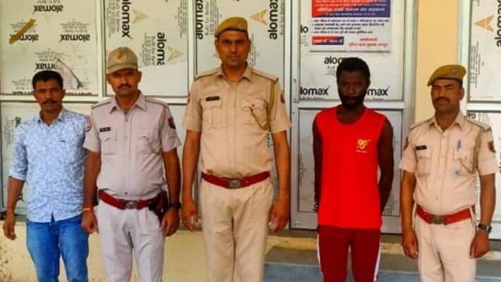 jaipur Police arrested a African young man a dangerous swindler kpr jaipur Police arrested a African young man a dangerous swindler kpr