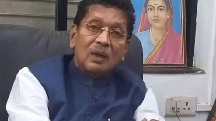 Sanjay Raut blue eyed boy of NCP, set to finish off Shiv Sena: Sensational statement of rebel MLA Deepak Kesarkar kpa Sanjay Raut blue eyed boy of NCP, set to finish off Shiv Sena: Sensational statement of rebel MLA Deepak Kesarkar kpa