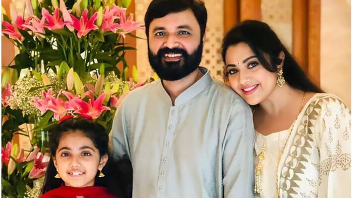 actress meena husband vidhyasagar died due to lungs problem actress meena husband vidhyasagar died due to lungs problem