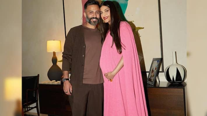 Find out who is being invited to Bollywood for Sonam Kapoors baby shower anbsd Find out who is being invited to Bollywood for Sonam Kapoors baby shower anbsd