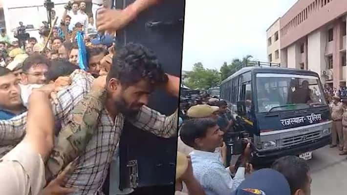 Udaipur murder 4 accused sent to 10 day NIA remand attacked by mob gcw Udaipur murder 4 accused sent to 10 day NIA remand attacked by mob gcw