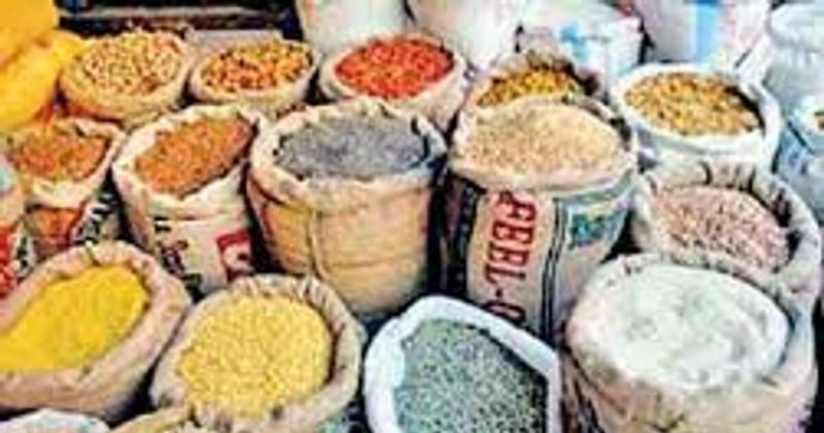 அலர்ட்!! குறைந்த விலையில் மளிகை பொருட்கள்... வெளிசந்தையை விட குறைவு.. அதிகாரிகளுக்கு பறந்த உத்தரவு.. 