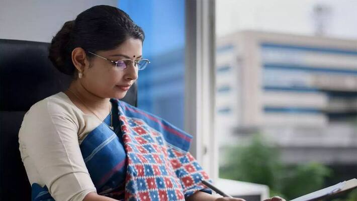 Bilkis Ban case : Smita Sabharwal's series of tweets going viral Bilkis Ban case : Smita Sabharwal's series of tweets going viral