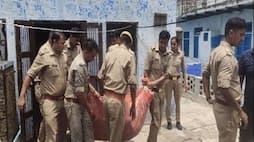 Agra Dead body of a businessman and wife found in the house possibility of robbery
