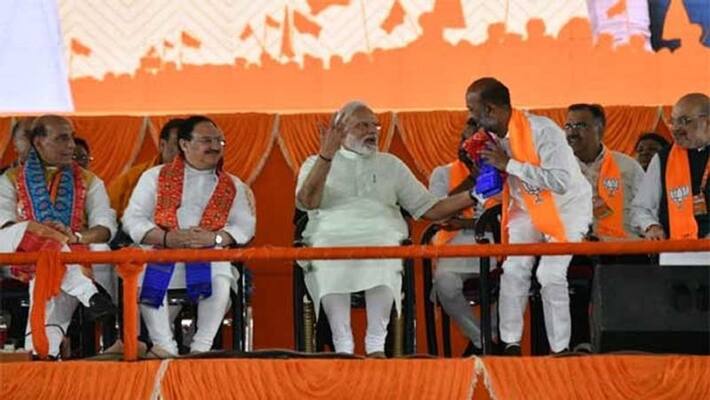 pm modi compliments telangana bjp chief bandi sanjay over meeting organisation pm modi compliments telangana bjp chief bandi sanjay over meeting organisation