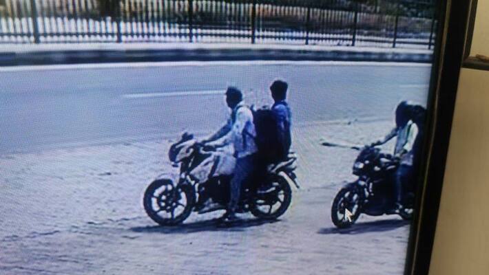 bihar gang robs madhya pradesh bank, gold worth rs 5 crore bihar gang robs madhya pradesh bank, gold worth rs 5 crore