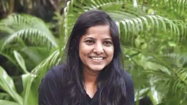 Bhopal police issued Look Out Circular against Leena Manimekalai Bhopal police issued Look Out Circular against Leena Manimekalai
