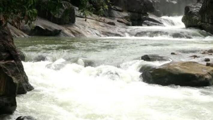 Search for missing boy at Pathankayam Waterfalls stopped temporarily Search for missing boy at Pathankayam Waterfalls stopped temporarily