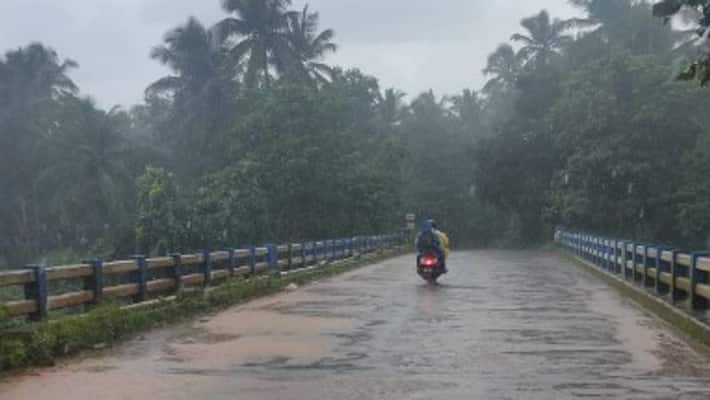 Alipore Weather Office has predicted rain in South Bengal including Kolkata under influence of low pressure bsm Alipore Weather Office has predicted rain in South Bengal including Kolkata under influence of low pressure bsm