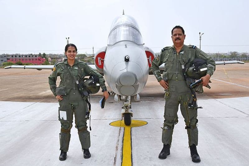 Father daughter together flying fighter jets, creates history 