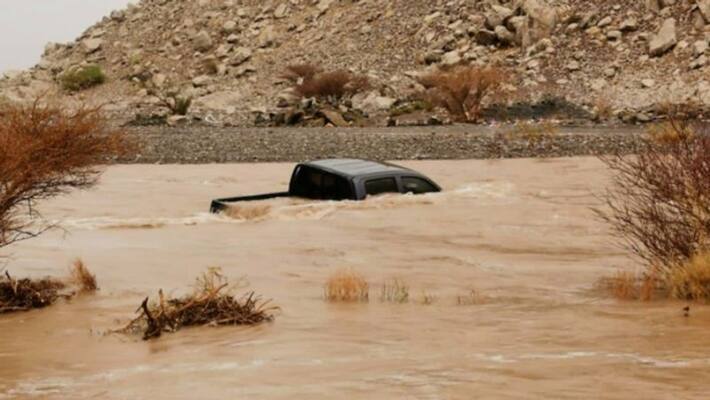 Oman civil defence rescues four trapped in stream during rain Oman civil defence rescues four trapped in stream during rain