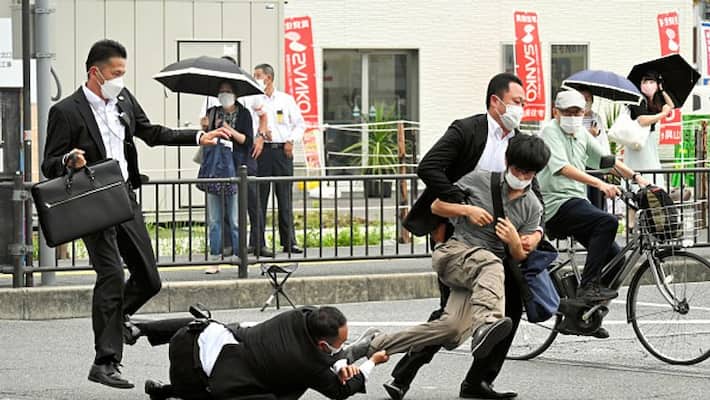 Shinzo Abe passes away Shooter shot twice was dissatisfied with leader gcw Shinzo Abe passes away Shooter shot twice was dissatisfied with leader gcw