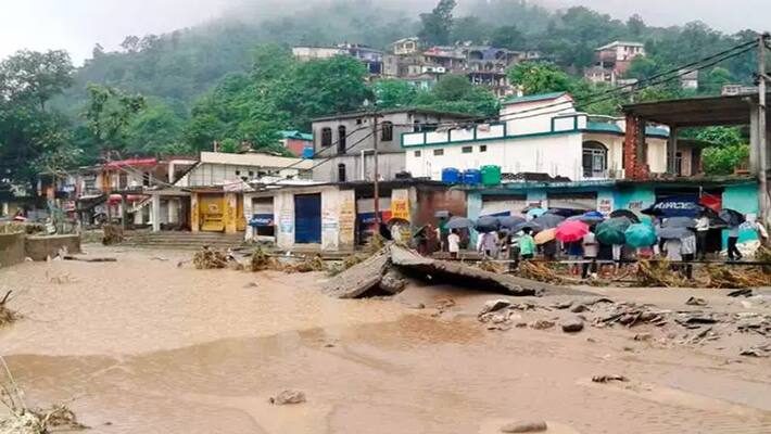 At least 15 dead after cloudburst near Amarnath cave in J&K, Army joins rescue ops bpsb At least 15 dead after cloudburst near Amarnath cave in J&K, Army joins rescue ops bpsb