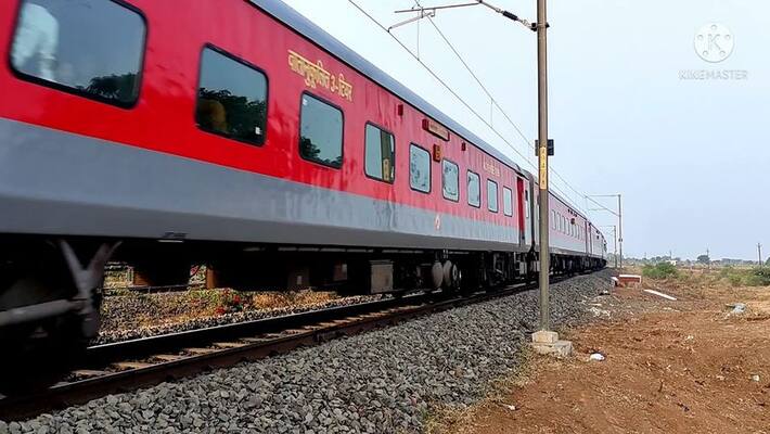 Fraudsters who collected 2.5 crores and gave them the job of train counting In delhi akb Fraudsters who collected 2.5 crores and gave them the job of train counting In delhi akb