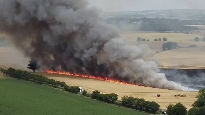 train signal melts and fire alarm goes off in britain due to heatwave train signal melts and fire alarm goes off in britain due to heatwave