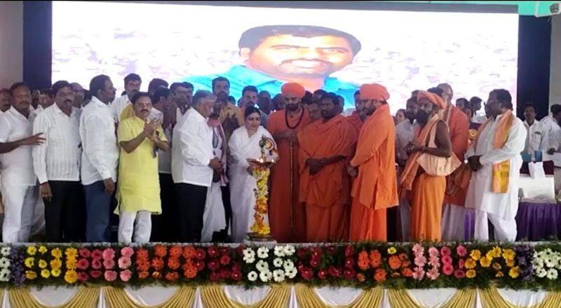 devadurga BJP MLA K Shivanagowda Nayak Celebrates his 45th Birthday In Manvi rbj