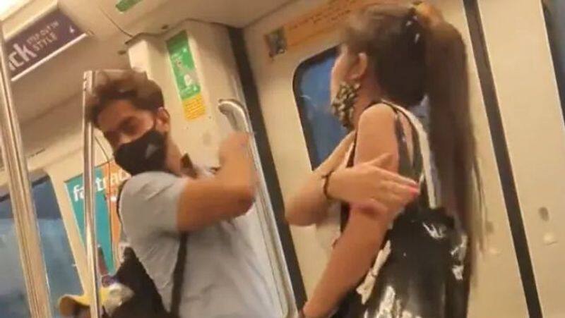 Girl Slaps Boy After Argument in Delhi Metro viral video