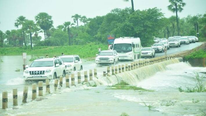 BJP Tries to Stop CM KCR Convoy in Vikarabad BJP Tries to Stop CM KCR Convoy in Vikarabad