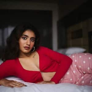 Praya Prakash Sex Hd - Malayalam actress Priya Prakash Varrier shares BOLD bedroom pictures; don't  miss it
