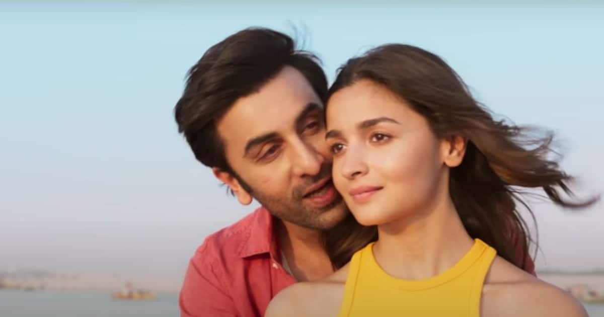 Alia Bhatt, Ranbir Kapoor's Romantic Picture Will Make Your Day; Take A 