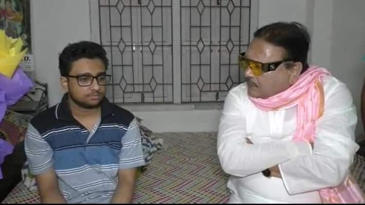 Madan Mitra congratulates Vaidurya Ghosh as possible second in ICSE Exam bsm Madan Mitra congratulates Vaidurya Ghosh as possible second in ICSE Exam bsm