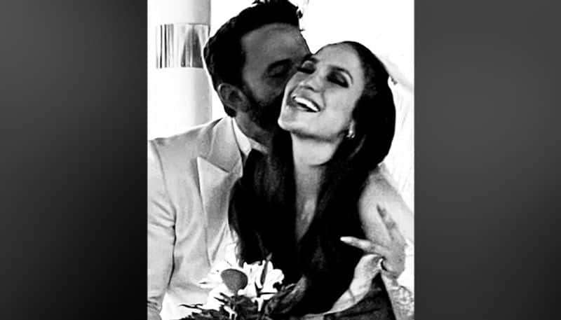 Hollywood Jennifer Lopez Ben Affleck are now married Couple had a small ceremony in Las Vegas drb