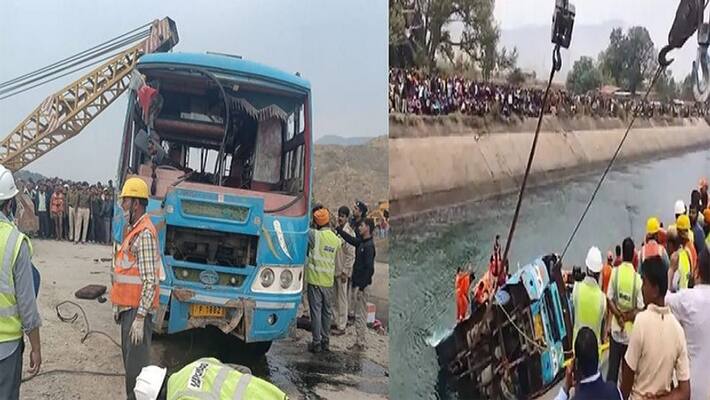 Maharashtra state transport bus falls into Narmada river, 13 dead Maharashtra state transport bus falls into Narmada river, 13 dead