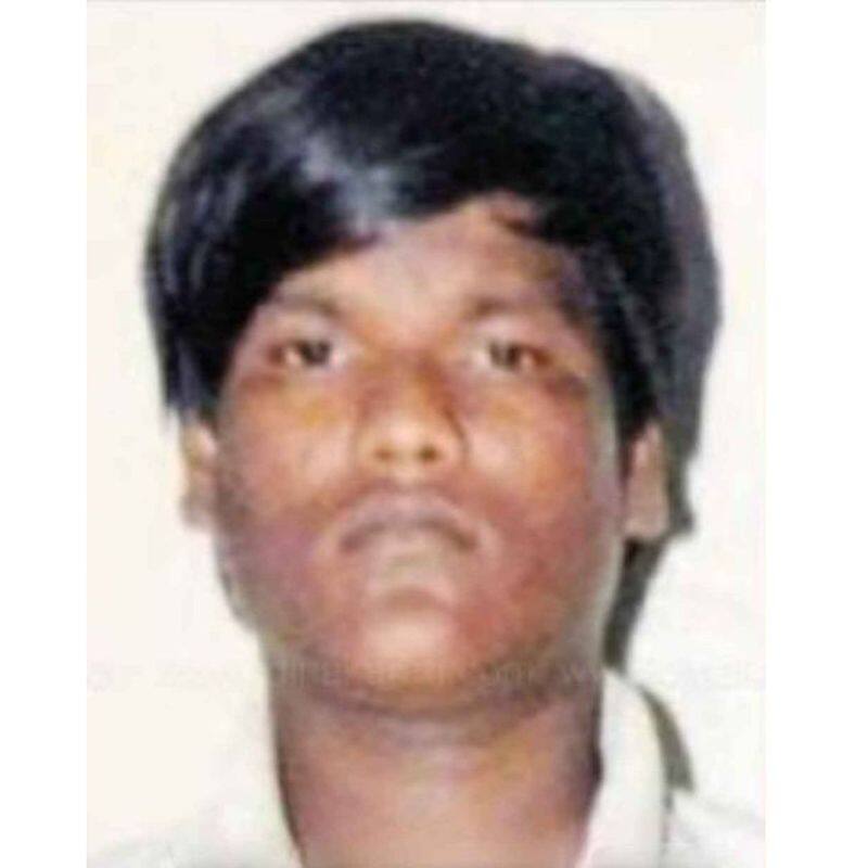 A welder was hacked to death in a dispute over buying sidedish while drinking alcohol near Thiruvallur