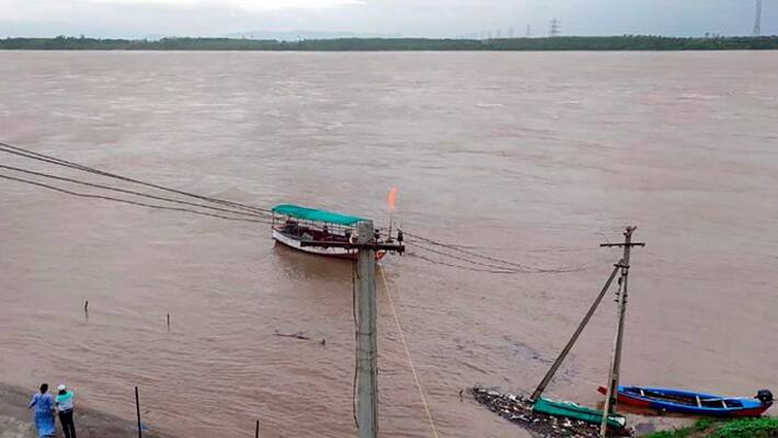 Godavari rises again at Bhadrachalam second warning issued Godavari rises again at Bhadrachalam second warning issued