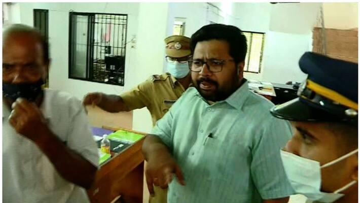K S Sabarinadhan arrested on case of attempted assassination of pinarayi vijayan K S Sabarinadhan arrested on case of attempted assassination of pinarayi vijayan