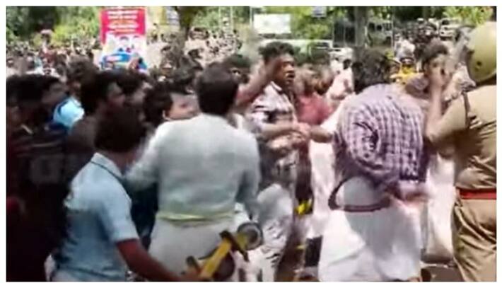 protest in Marthoma College in ayoor protest in Marthoma College in ayoor