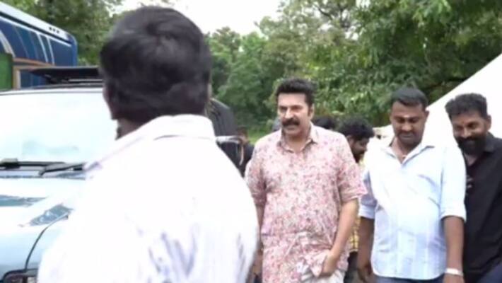 Actor Mammootty joins B Unnikrishnan movie sets Actor Mammootty joins B Unnikrishnan movie sets