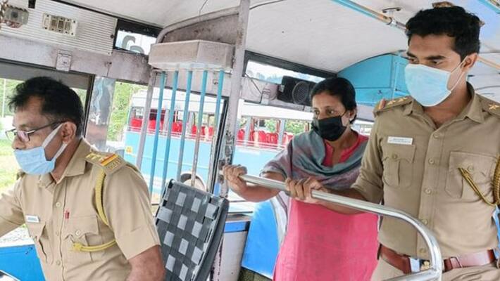 Student injured after fell from Bus Student injured after fell from Bus