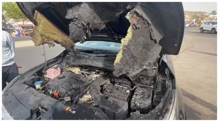 Story of Kia Seltos catches fire while driving Story of Kia Seltos catches fire while driving