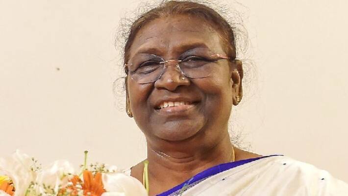 President Draupadi Murmu offers prayers at srisailam temple President Draupadi Murmu offers prayers at srisailam temple