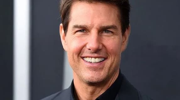 Mission Impossible star Tom Cruise SHOCKS journalist by speaking in ...