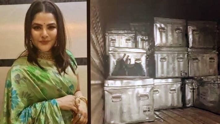 SSC recruitment scam, RBI tracks full of trunk came in front of Arpita Mukherjee's house bsm SSC recruitment scam, RBI tracks full of trunk came in front of Arpita Mukherjee's house bsm