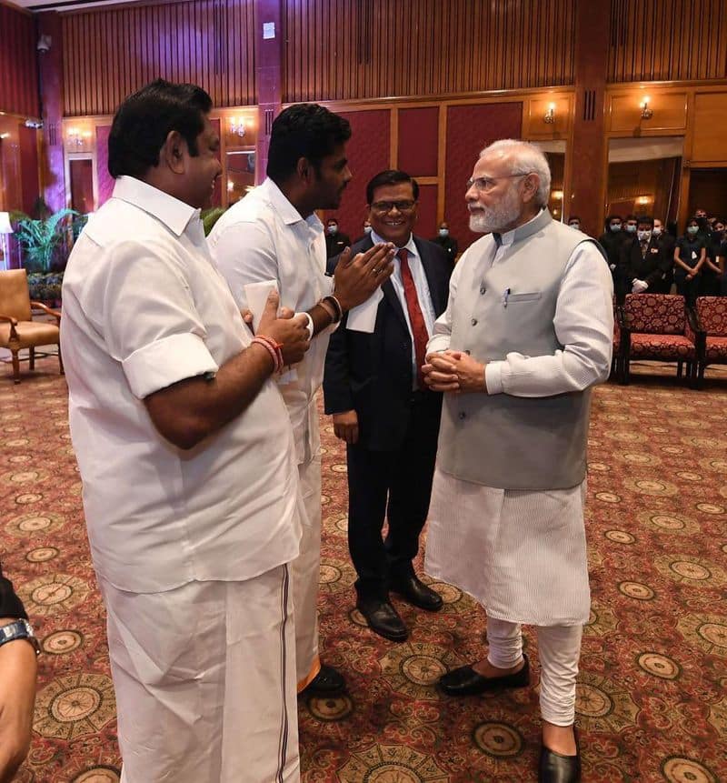 Senior AIADMK leader Thambidurai met Prime Minister Modi in Delhi