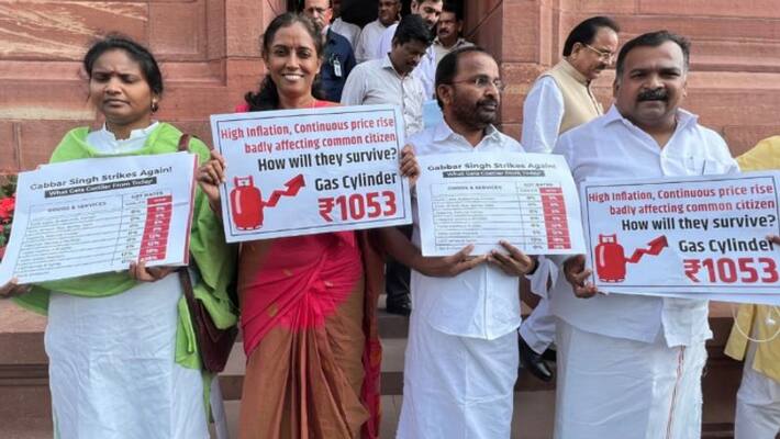 speaker om birla canceled the suspension of 4 congress lok sabha members speaker om birla canceled the suspension of 4 congress lok sabha members