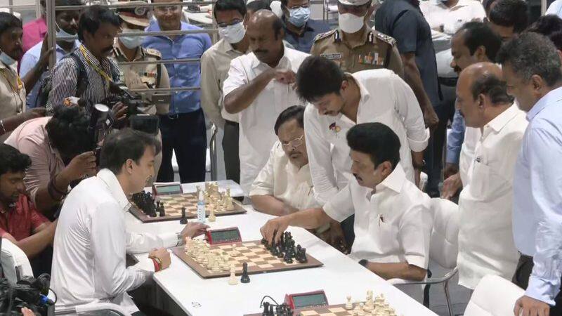 cm stalin played chess after inspection on chess olympiad arrangements
