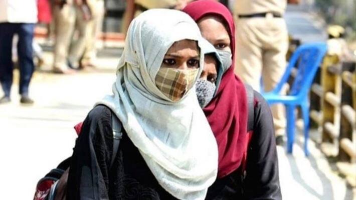 Supreme Court will hear the petitions on Karnataka Hijab order today Supreme Court will hear the petitions on Karnataka Hijab order today